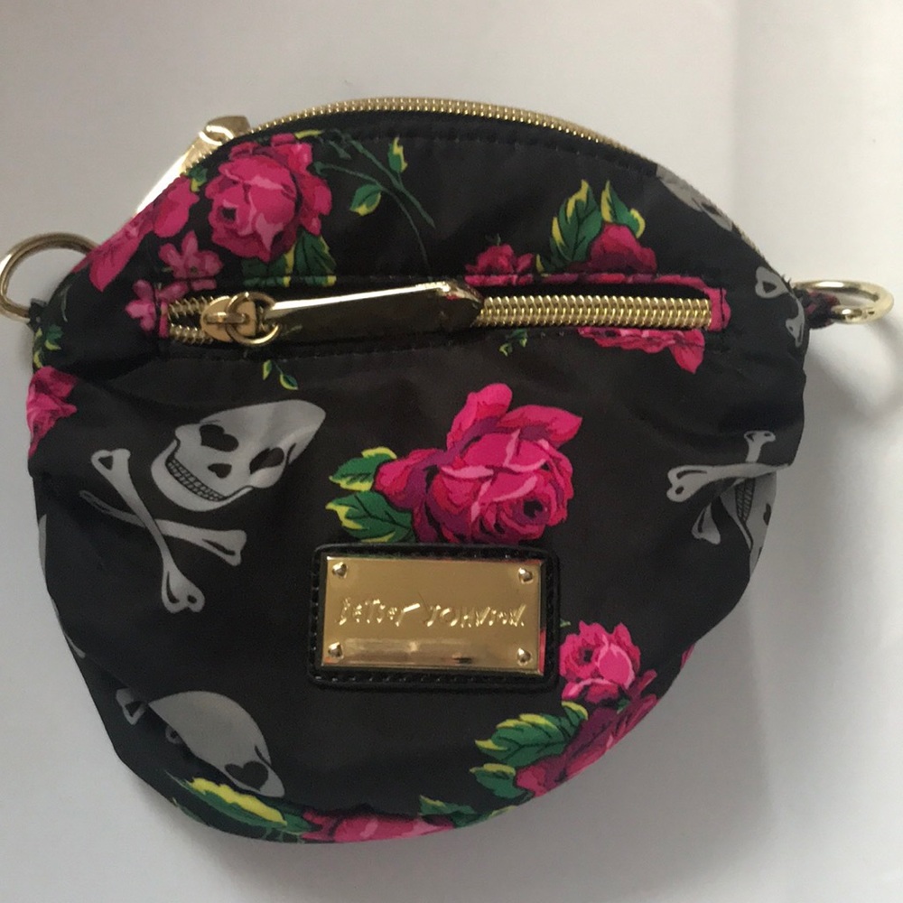 Betsy Johnson small cross body bag